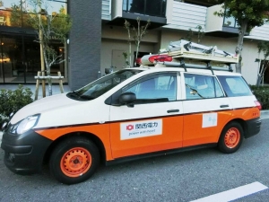 関西電力緊急車両(2019年11月23日、読者提供：大阪市中央区)