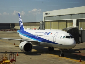 金浦空港に駐機するANA機(2023年7月2日)